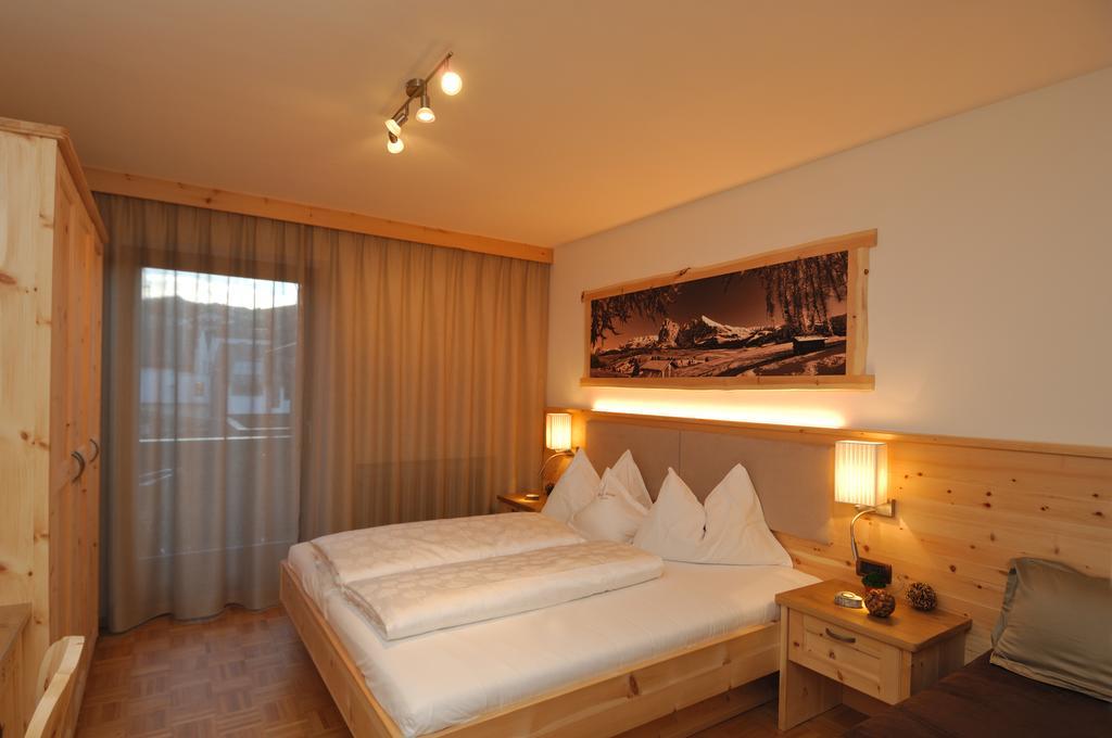 Hotel Garni Savoy Castelrotto Eksteriør billede