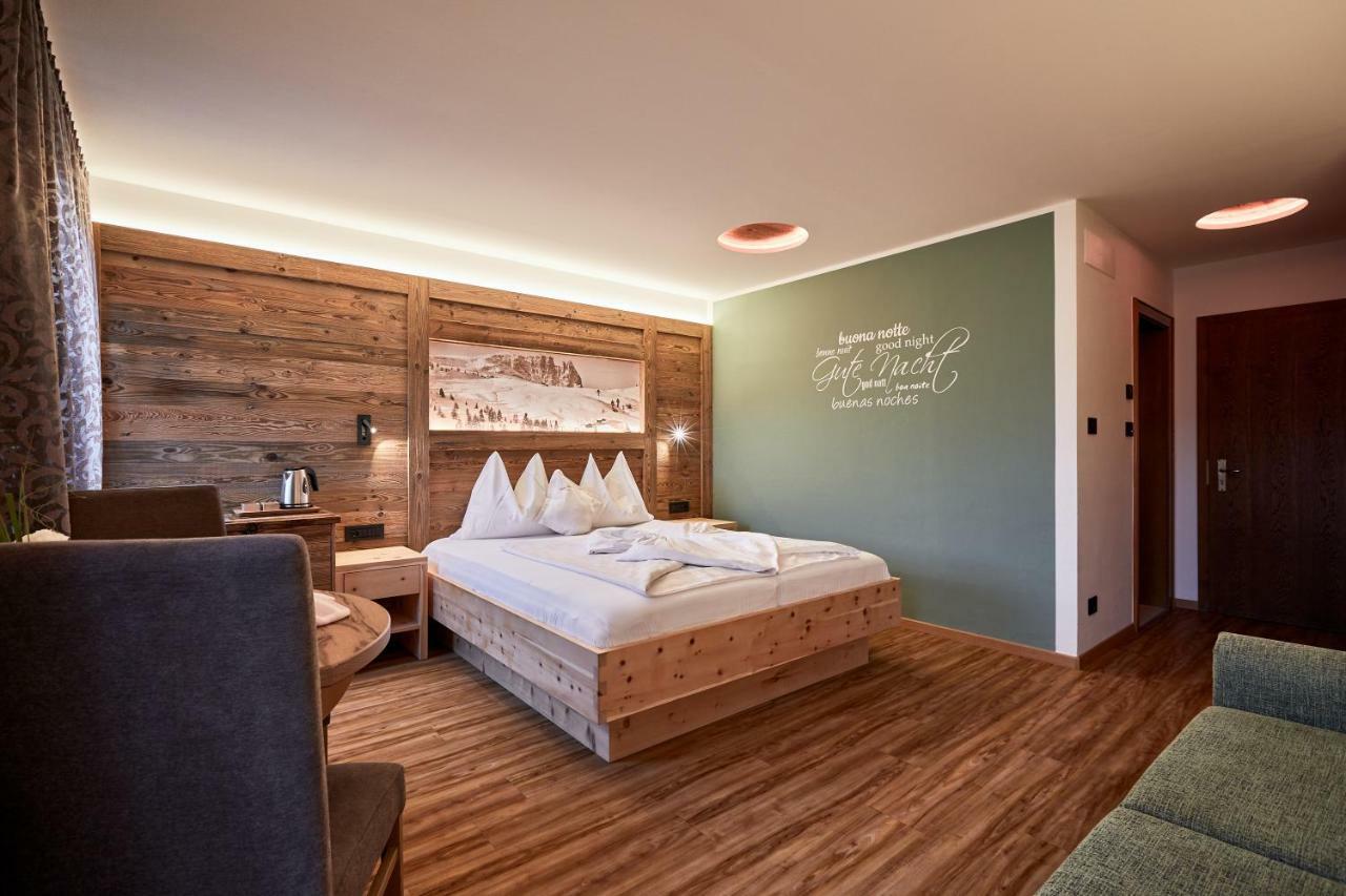Hotel Garni Savoy Castelrotto Eksteriør billede